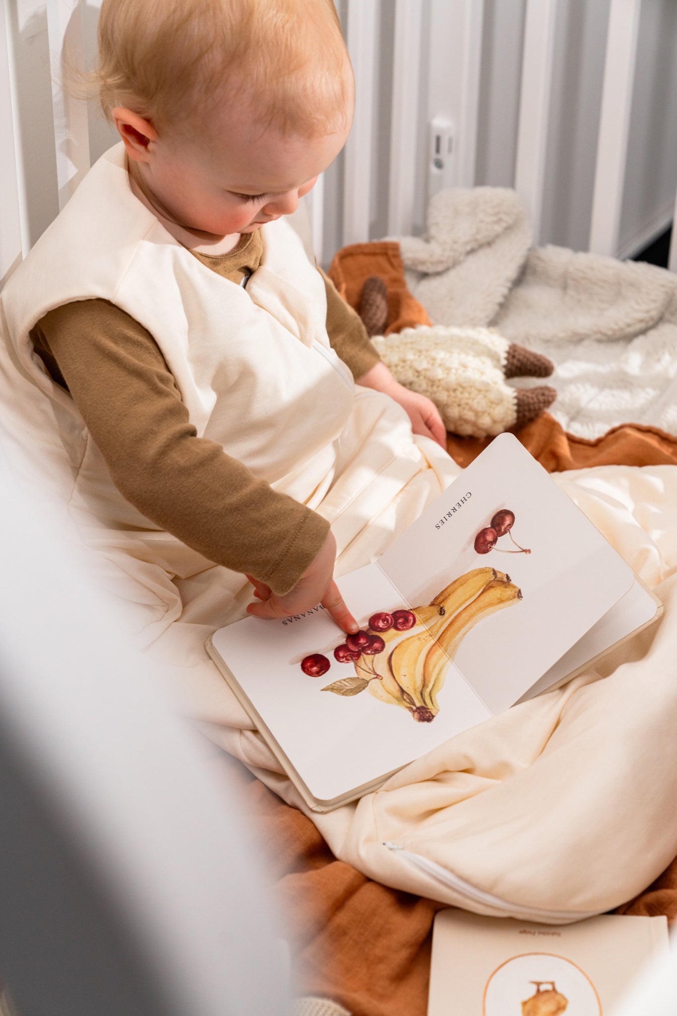 Morpheïa Nömad baby sleep sack in TENCEL™ — Model 01